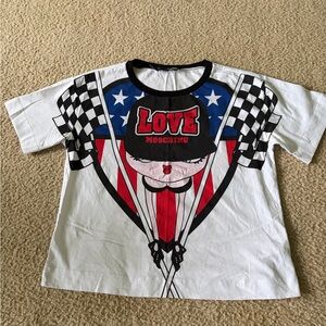 Moschino women’s cropped graphic tee.